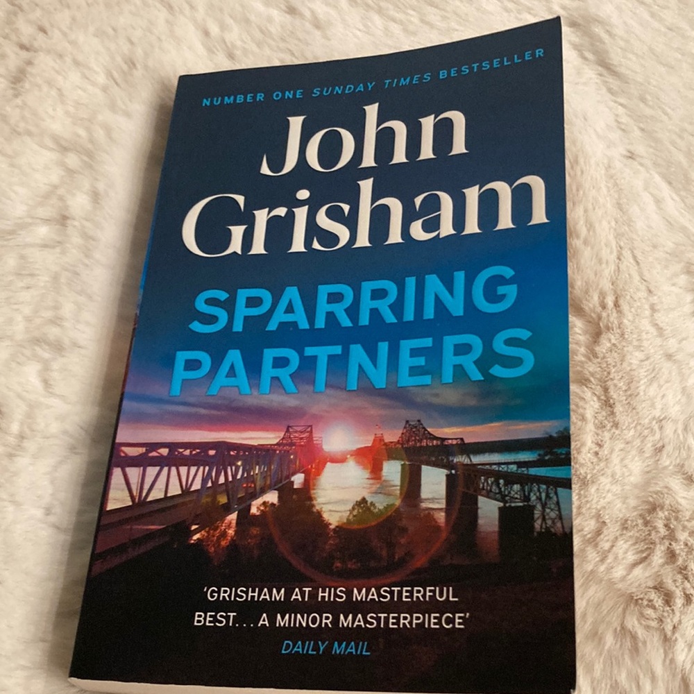 📚 JOHN GRISHAM book “Sparring Partners”